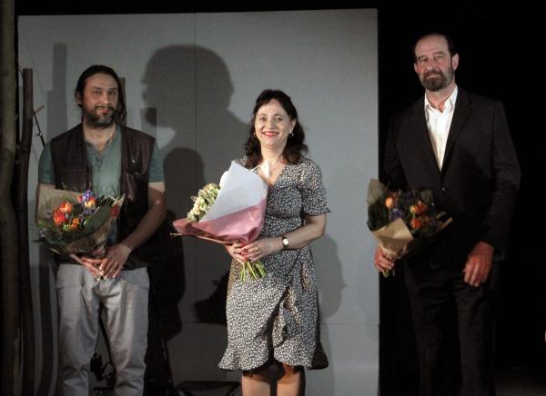 Od premiéry do 100. reprízy se zdánlivě nic nezměnilo